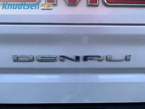 Used 2019 GMC Sierra 1500 Denali w/ Denali Ultimate Package AWD/4WD image 10