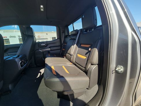 Used 2021 GMC Sierra 1500 AT4 w/ AT4 Premium Package AWD/4WD image 24