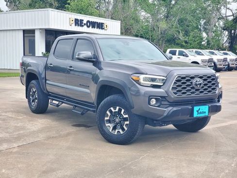 Used 2023 Toyota Tacoma TRD Off-Road AWD/4WD image 31