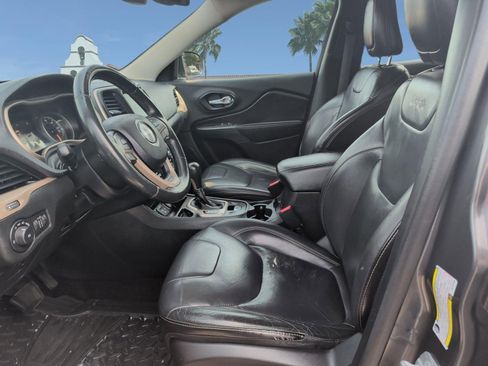 Used 2016 Jeep Cherokee Limited FWD image 11