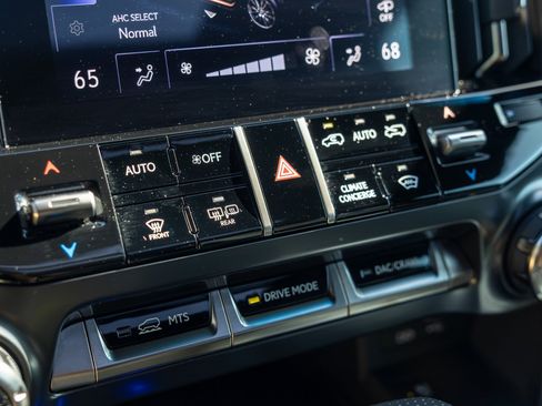 Used 2024 Lexus LX 600 F Sport AWD/4WD image 92