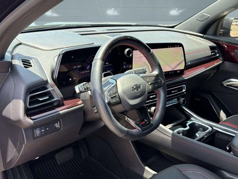 Used 2025 Chevrolet Traverse RS w/ LPO, Floor Liner Package FWD image 4