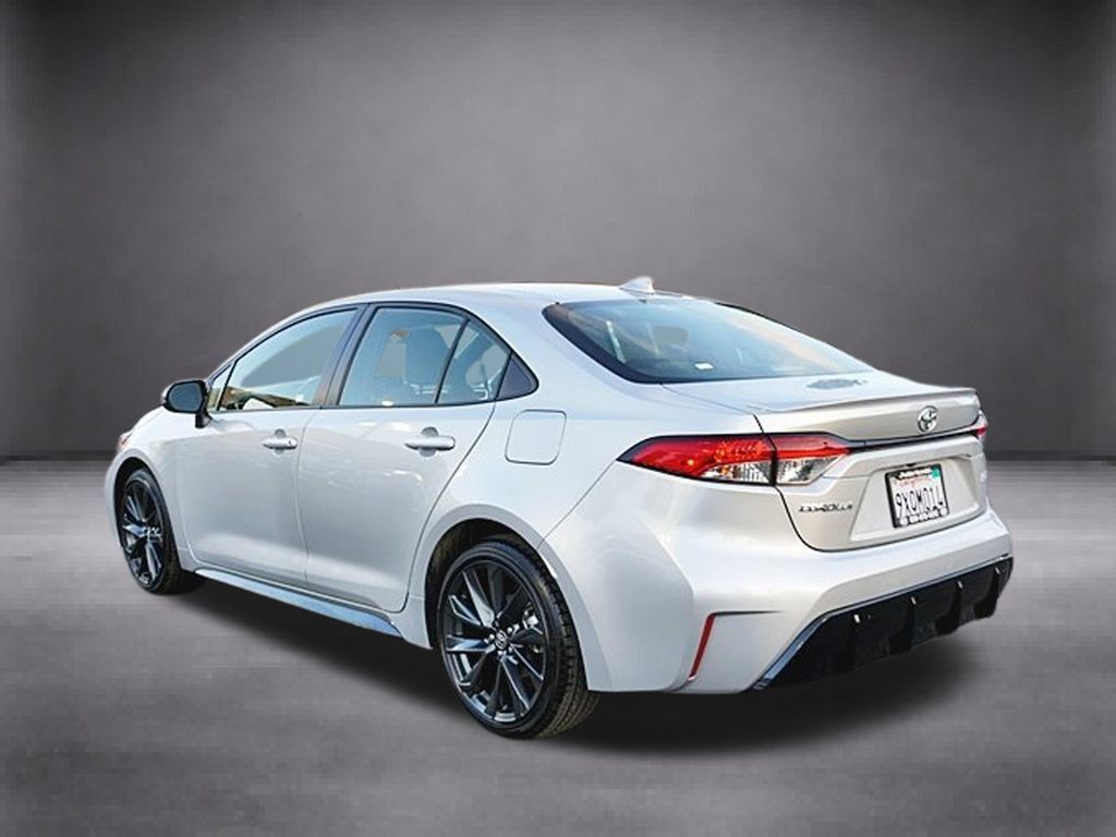 Used 2026 Toyota Corolla SE FWD image 7