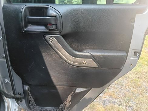Used 2014 Jeep Wrangler Unlimited Sport AWD/4WD image 19