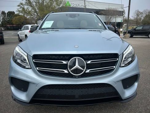 Used 2017 Mercedes-Benz GLE 400 4MATIC image 3