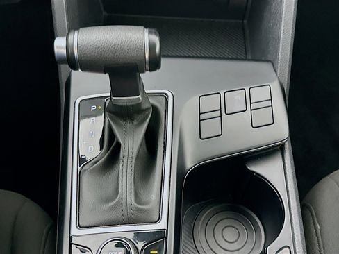 Used 2025 Kia Sportage LX FWD image 23