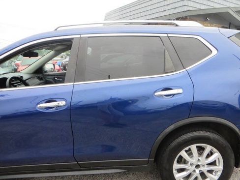 Used 2020 Nissan Rogue SV AWD/4WD image 35