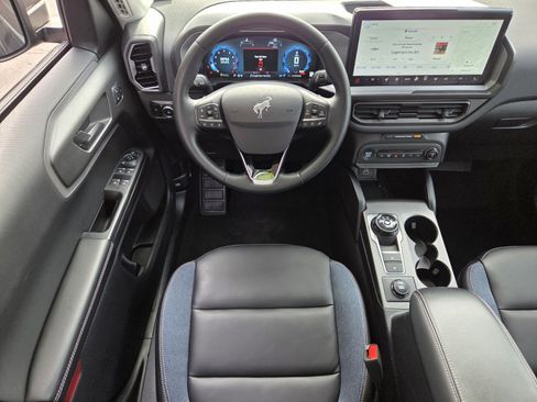 Certified 2025 Ford Bronco Sport Outer Banks w/ Outer Banks Tech Package+ image 12