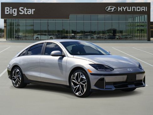 Used 2025 Hyundai Ioniq 6 SEL RWD image 6