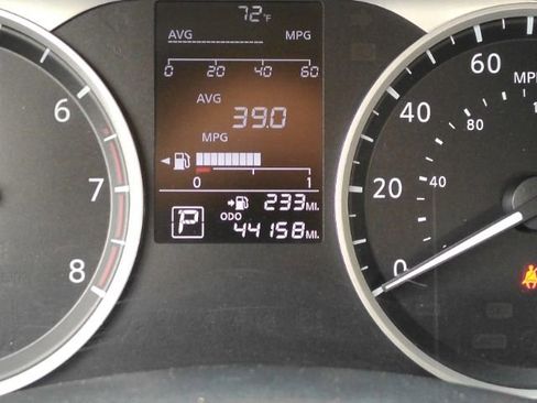 Used 2025 Nissan Versa S FWD image 34