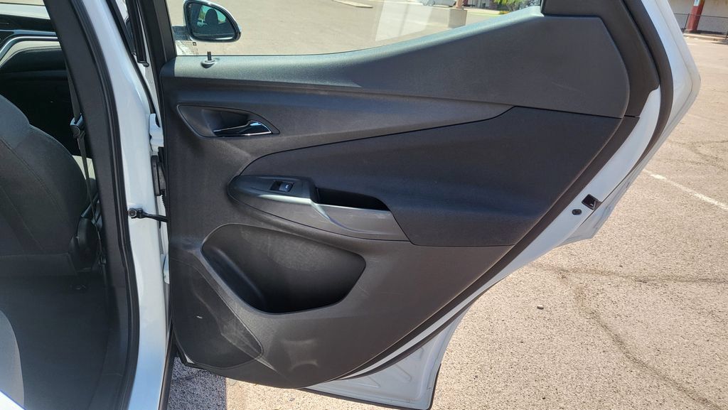 Used 2023 Chevrolet Bolt EUV LT FWD image 20