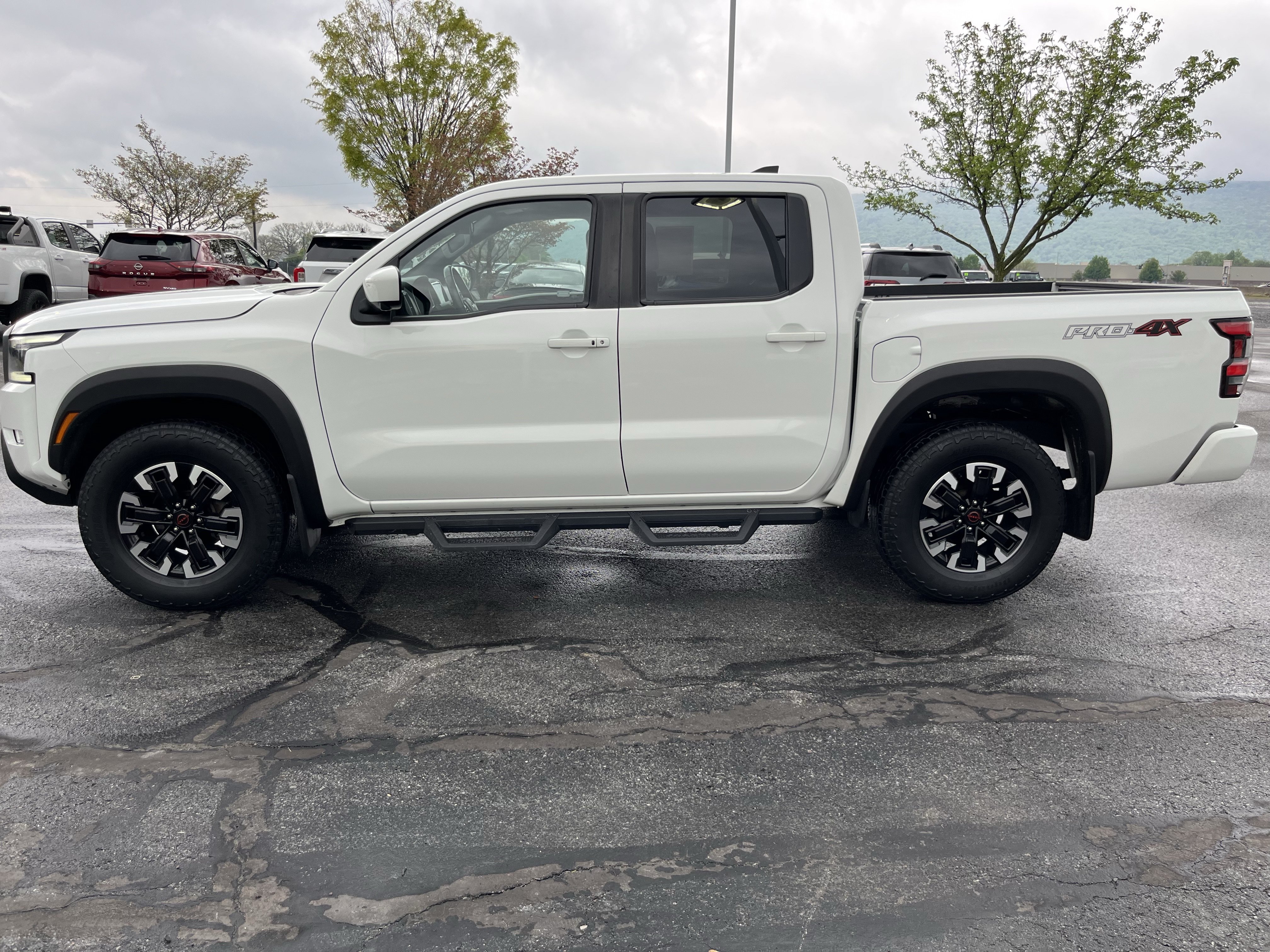 Used 2023 Nissan Frontier PRO-4X w/ Pro Convenience Package AWD/4WD image 8