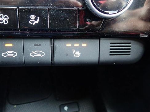 Used 2025 Hyundai Elantra SEL FWD image 17
