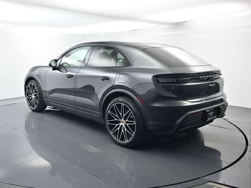 Used 2026 Porsche Macan Electric RWD image 3