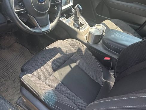 Used 2022 Subaru Outback Premium AWD/4WD image 2