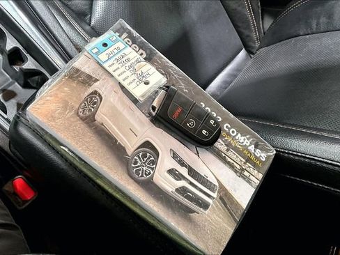 Used 2022 Jeep Compass Latitude image 36