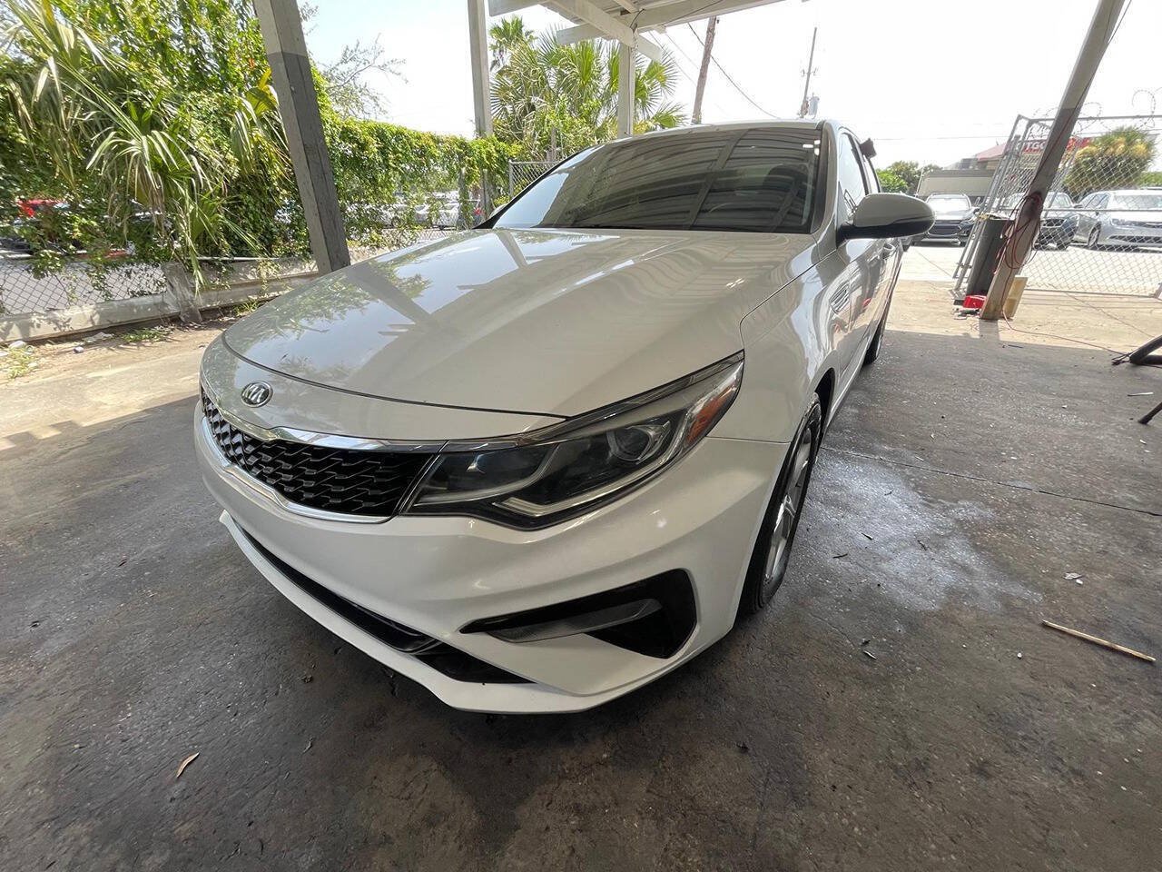 Used 2019 Kia Optima S FWD image 4