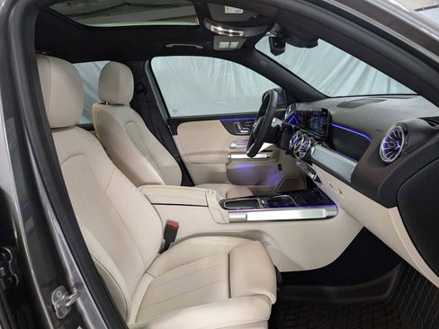 Used 2025 Mercedes-Benz GLB 250 GLB 250 image 11