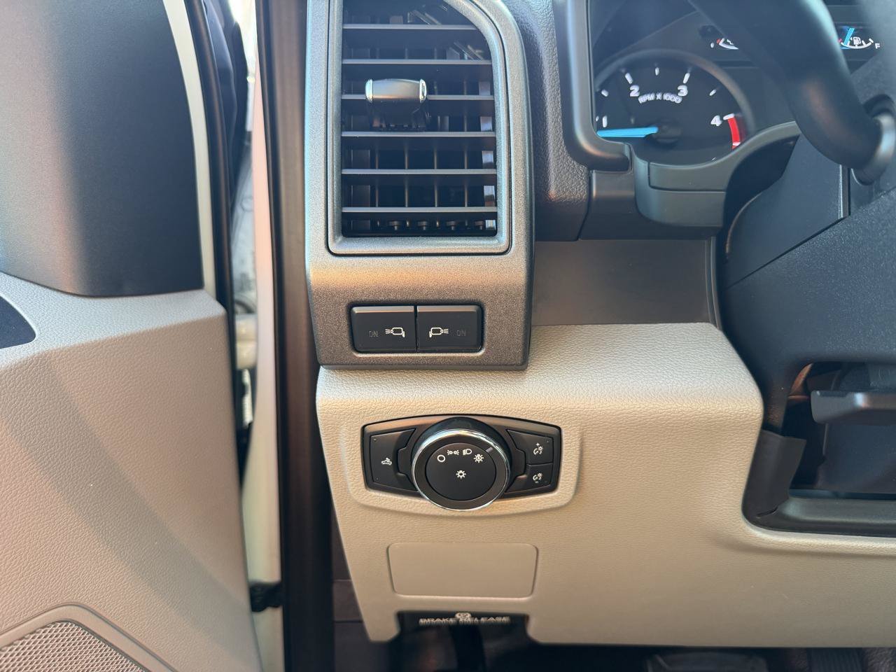 Used 2022 Ford F550 2WD Regular Cab Super Duty image 14