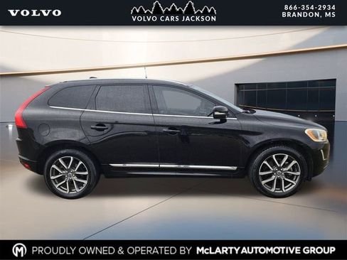 Used 2017 Volvo XC60 T5 Inscription w/ Advanced Package image 3