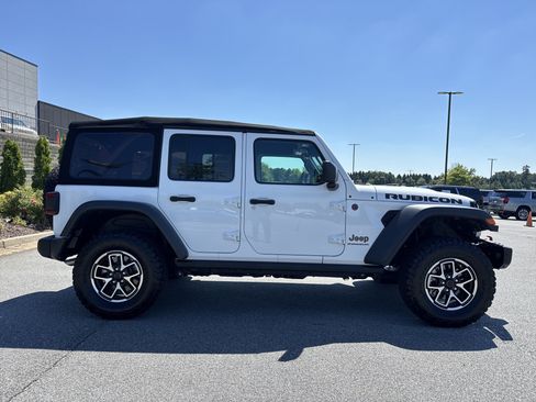 Used 2024 Jeep Wrangler Unlimited Rubicon w/ Capability Package AWD/4WD image 11