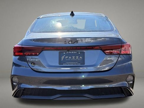 Used 2022 Kia Forte LXS w/ LXS Technology Package image 4