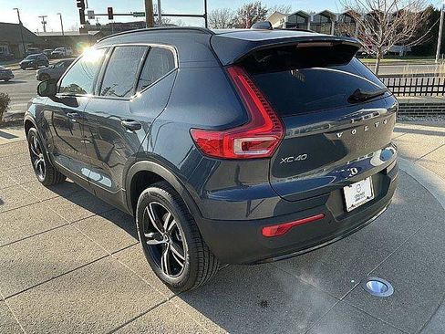 New 2026 Volvo XC40 B5 Core AWD/4WD image 10