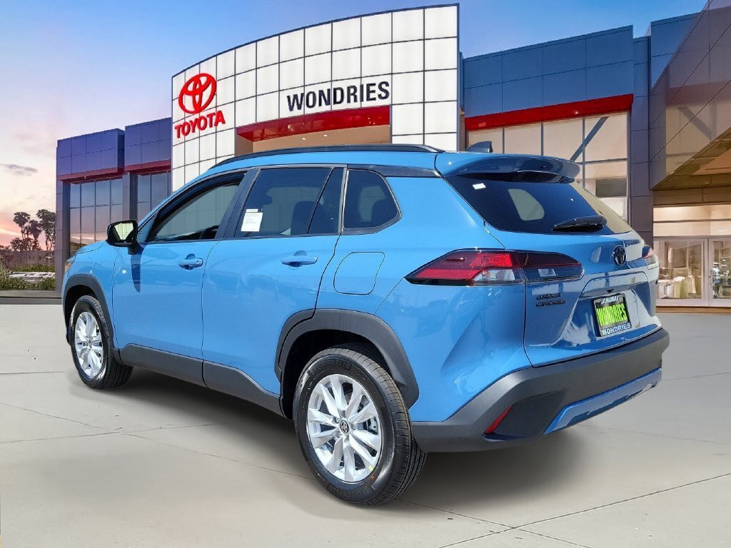 New 2026 Toyota Corolla Cross LE w/ Moonroof Package FWD image 3