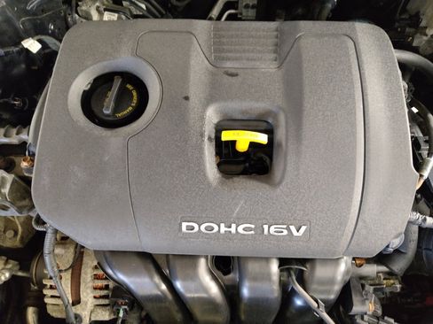 Used 2017 Hyundai Elantra SE image 30