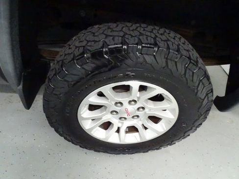 Used 2016 GMC Sierra 1500 SLE w/ SLE Value Package AWD/4WD image 26