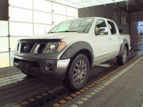 Used 2013 Nissan Frontier SL w/ Moonroof Pkg image 1