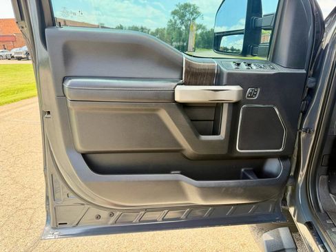 Used 2021 Ford F350 Lariat AWD/4WD image 17