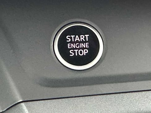 New 2025 Audi Q3 2.0T Premium image 37