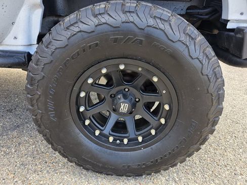 Used 2013 Jeep Wrangler Unlimited Sahara w/ Dual Top Group AWD/4WD image 36