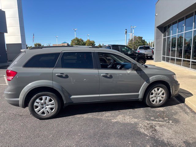 Used 2020 Dodge Journey SE w/ SE Popular Equipment Group FWD image 2