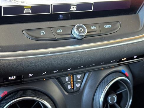 Used 2025 Chevrolet Blazer LT image 20