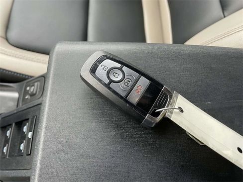 Used 2023 Ford Bronco Wildtrak image 32