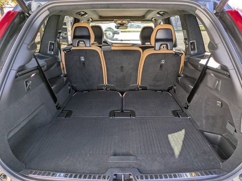 Certified 2024 Volvo XC90 B6 Ultimate w/ Lounge Package image 13