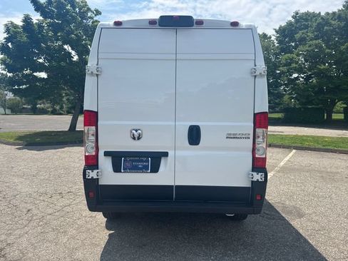 Used 2026 RAM ProMaster 2500 w/ Convenience Group FWD image 9