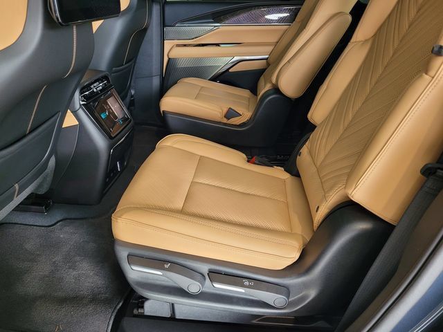 New 2025 Cadillac Escalade IQ Sport 2 w/ LPO, ONYX Package AWD/4WD image 15