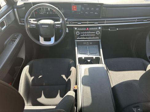 Used 2025 Hyundai Santa Fe SE image 24