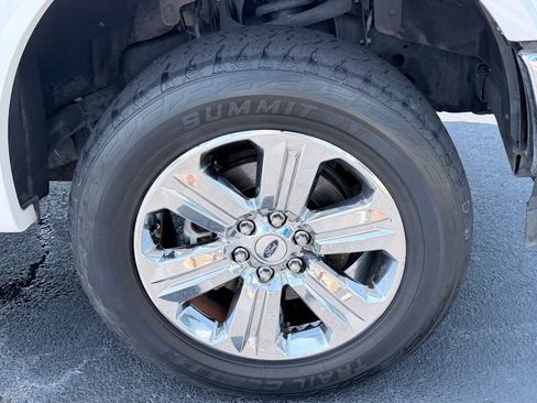 Used 2018 Ford F150 Lariat w/ Equipment Group 502A Luxury AWD/4WD image 35
