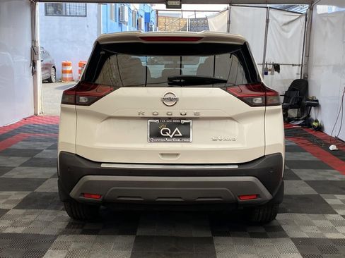 Used 2021 Nissan Rogue SV image 5