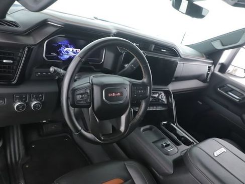 Used 2024 GMC Sierra 2500 AT4 w/ Technology Package AWD/4WD image 17