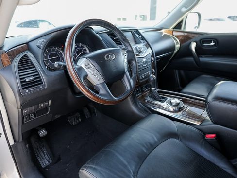 Used 2016 INFINITI QX80 Base w/ Driver's Assistance Package image 4