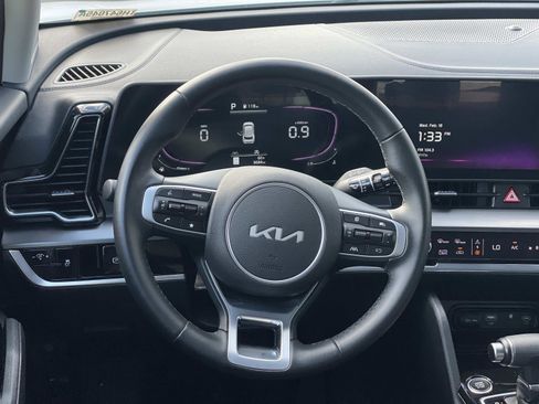 Used 2023 Kia Sportage EX image 7