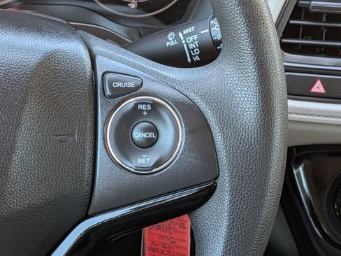 Used 2022 Honda HR-V LX image 19