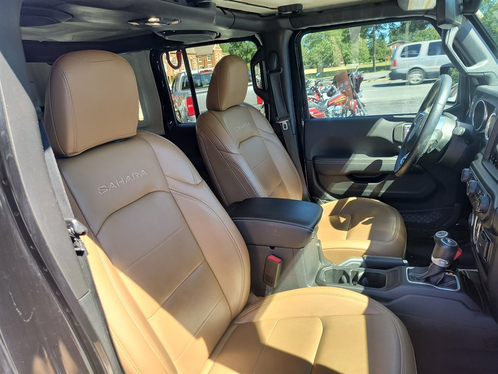 Used 2020 Jeep Wrangler Unlimited Sahara AWD/4WD image 29