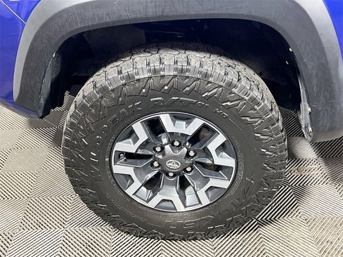 Certified 2022 Toyota Tacoma TRD Off-Road image 28