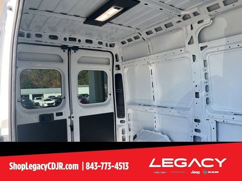 New 2025 RAM ProMaster 1500 w/ Quick Order Package 22G SLT image 7